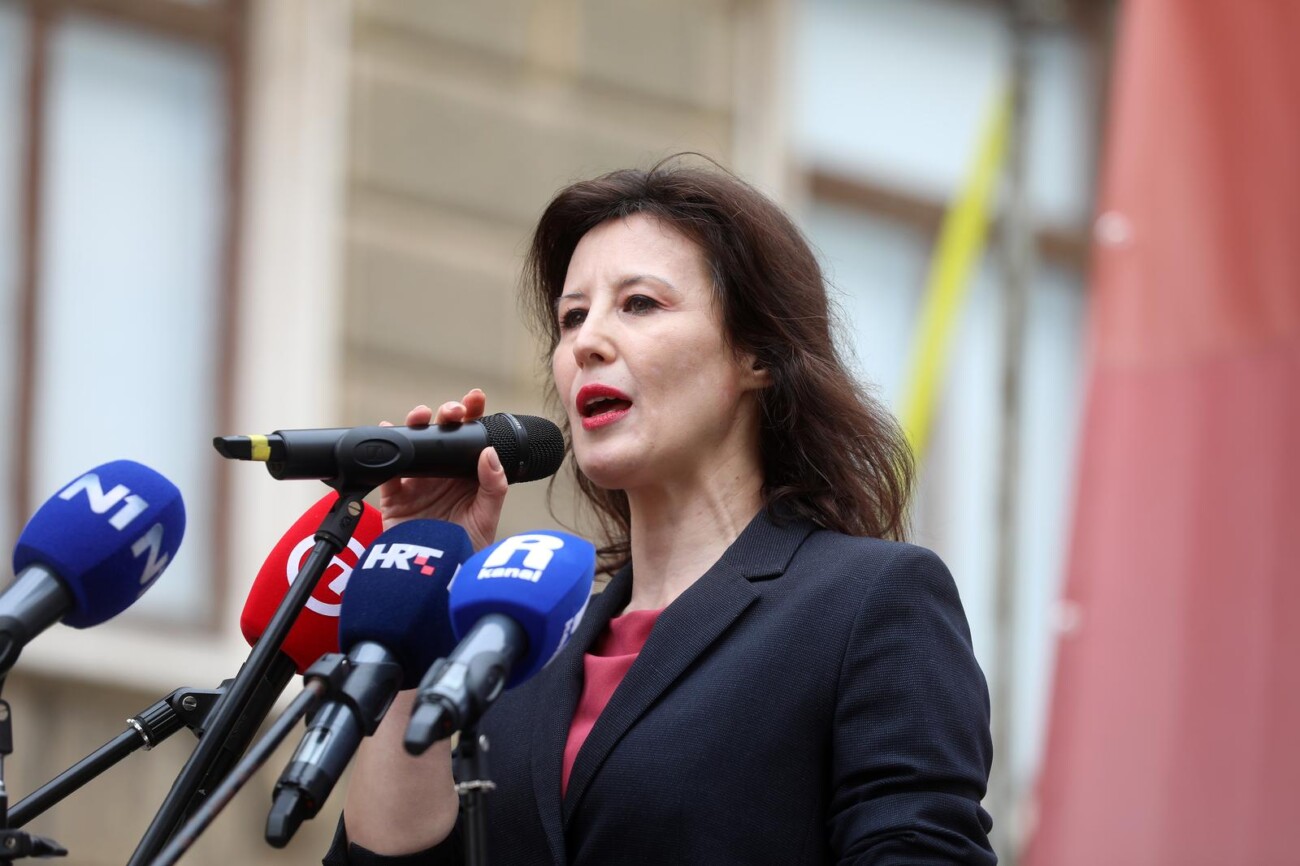Rijeka: Veliki prosvjed oporbe na trgu 128 brigade HV