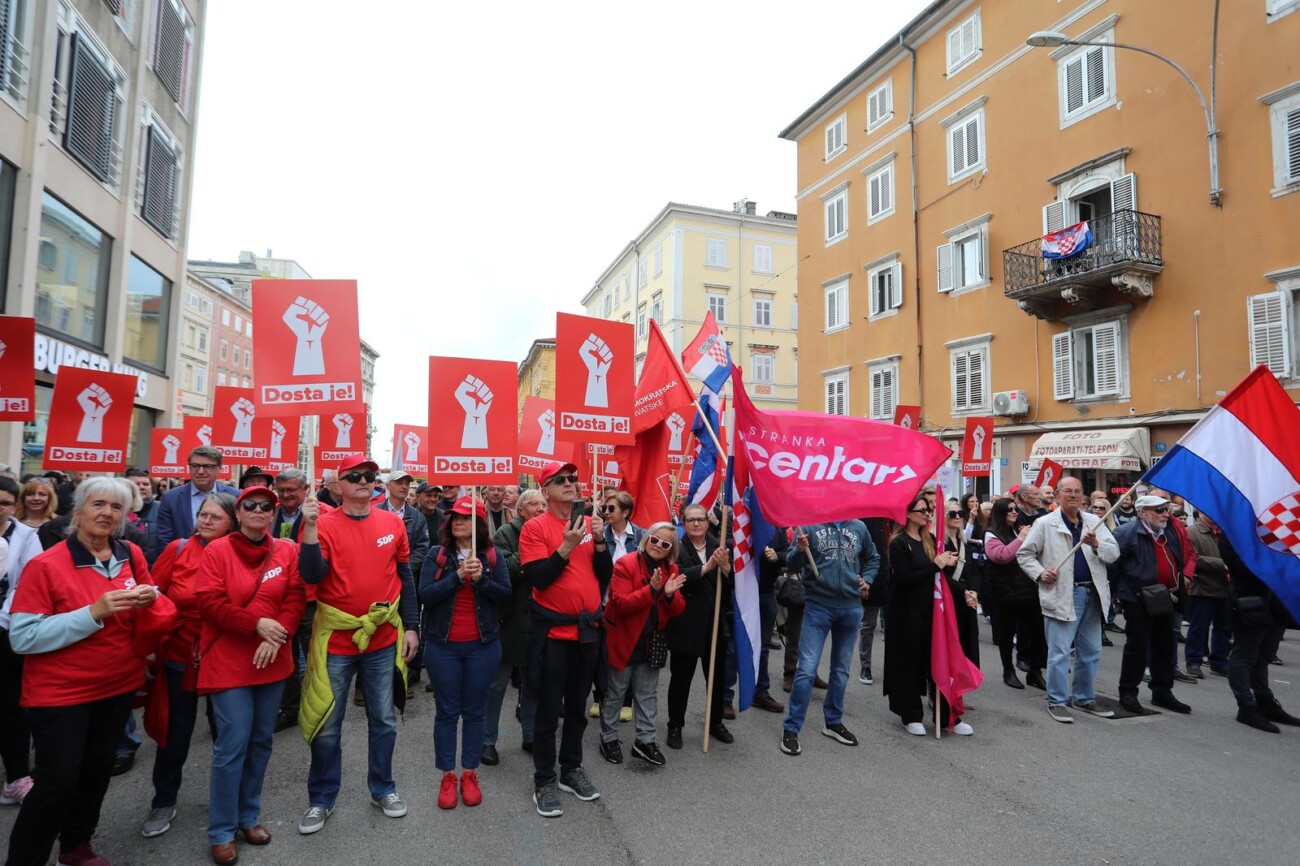 Rijeka: Veliki prosvjed oporbe na trgu 128 brigade HV