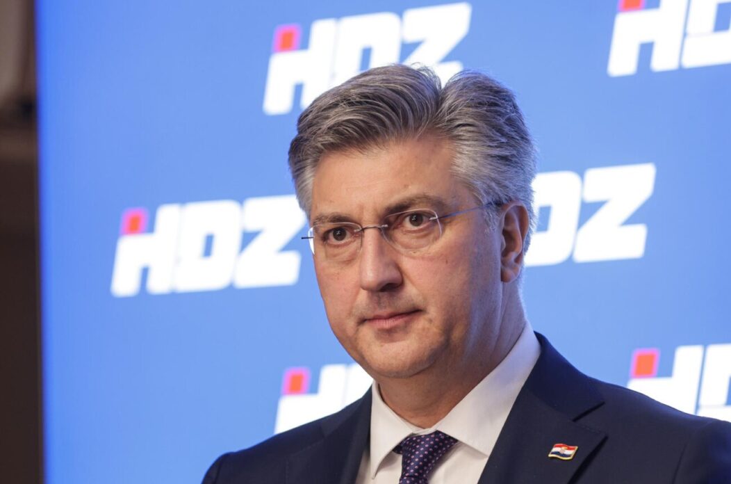 Zagreb: Andrej Plenković dao je izjavu za medije Zagreb: Andrej Plenković dao je izjavu za medije