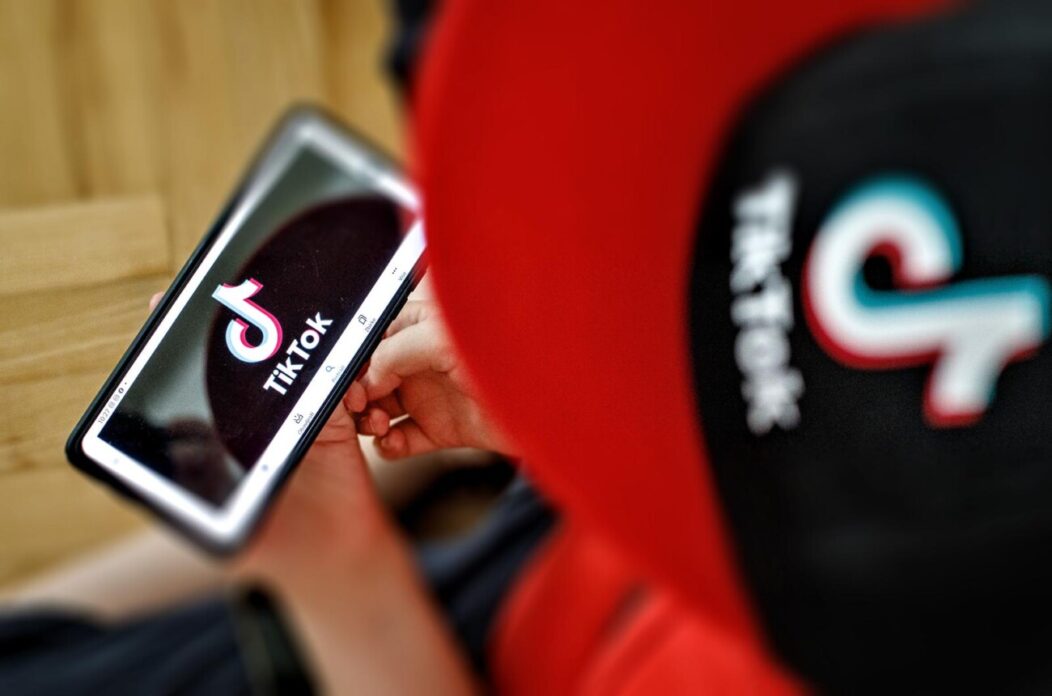 Aplikaciji TikTok u vlasništvu kineske tvrtke ByteDance prijeti zabrana korištenja u SAD-u Aplikaciji TikTok u vlasništvu kineske tvrtke ByteDance prijeti zabrana korištenja u SAD-u