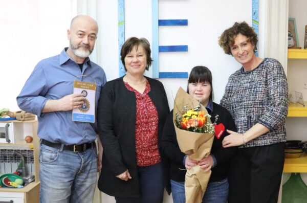 Rotary club Rijeka uručio donaciju Udruzi Rijeka 21 (1) (1)