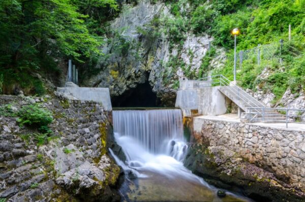 izvor ječine visit jelenje