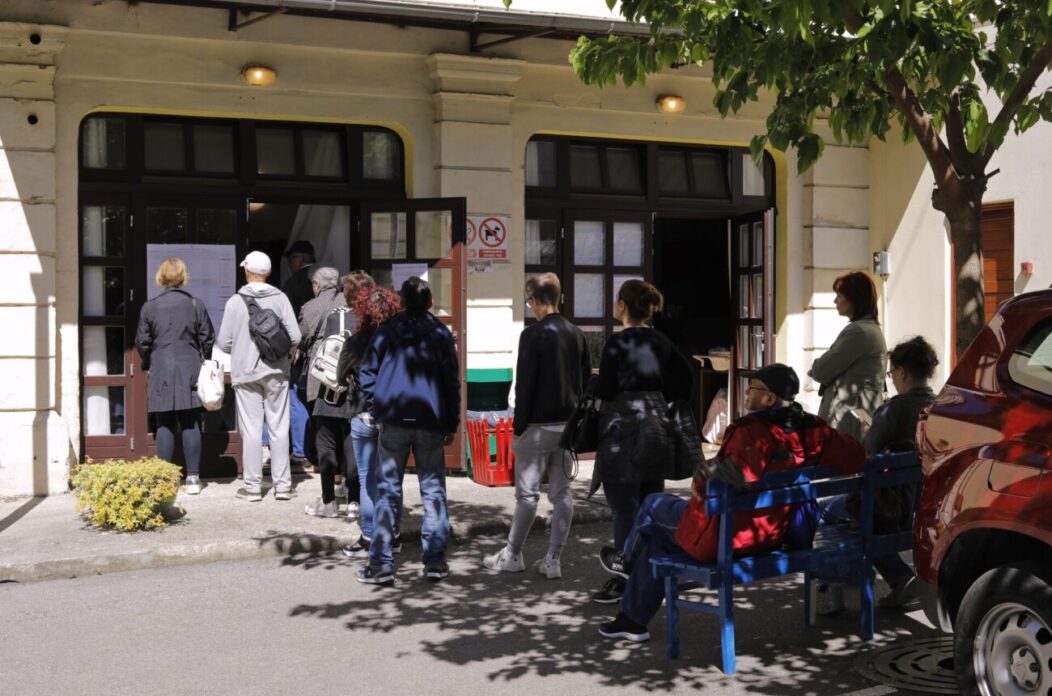 Parlamentarni izbori glasališta glasanje Parlamentarni izbori glasališta glasanje