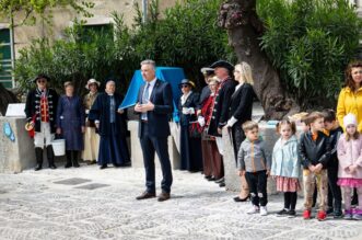 Oživljene špine (4) Oživljene špine (4)