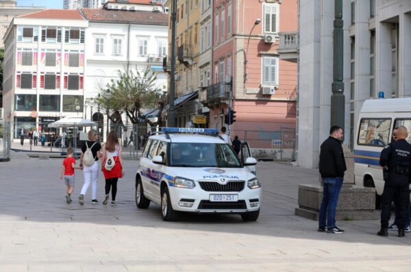 Rijeka: Policijske patrole po centru grada uo?i utakmice Rijeka – Hajduk
