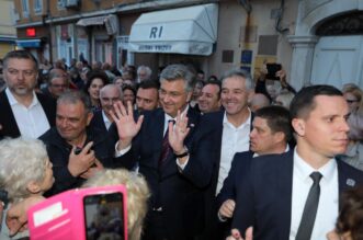 Rijeka: Premijer Plenković na predizbornom skupu HDZ-a i koalicijskih partnera Rijeka: Premijer Plenković na predizbornom skupu HDZ-a i koalicijskih partnera