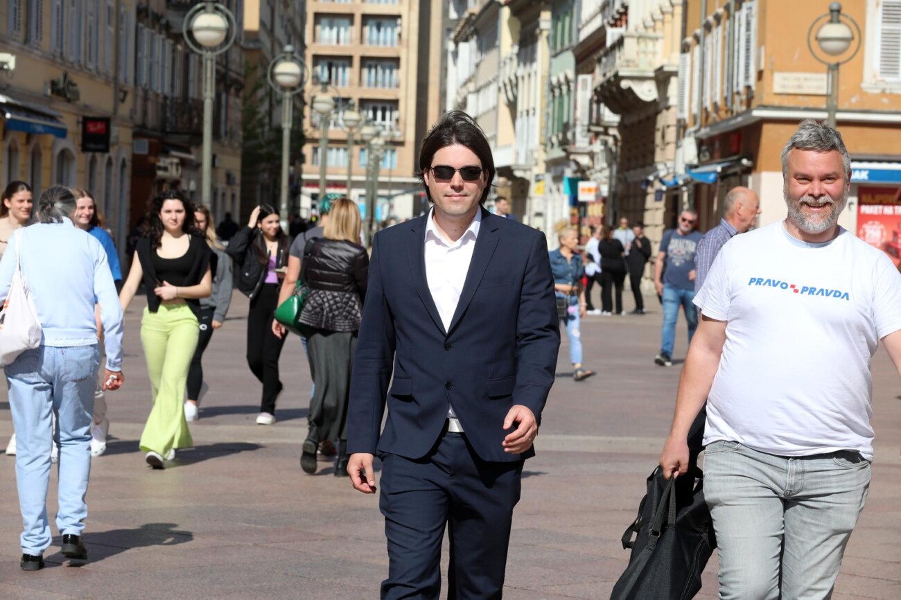 Rijeka: Mislav Kolakušić i Vilibor Sinčić s građanima na Korzu
