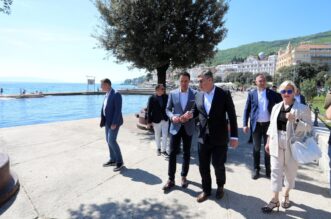 Opatija: Predsjednik Zoran Milanovi? u posjetu Opatiji Opatija: Predsjednik Zoran Milanovi? u posjetu Opatiji