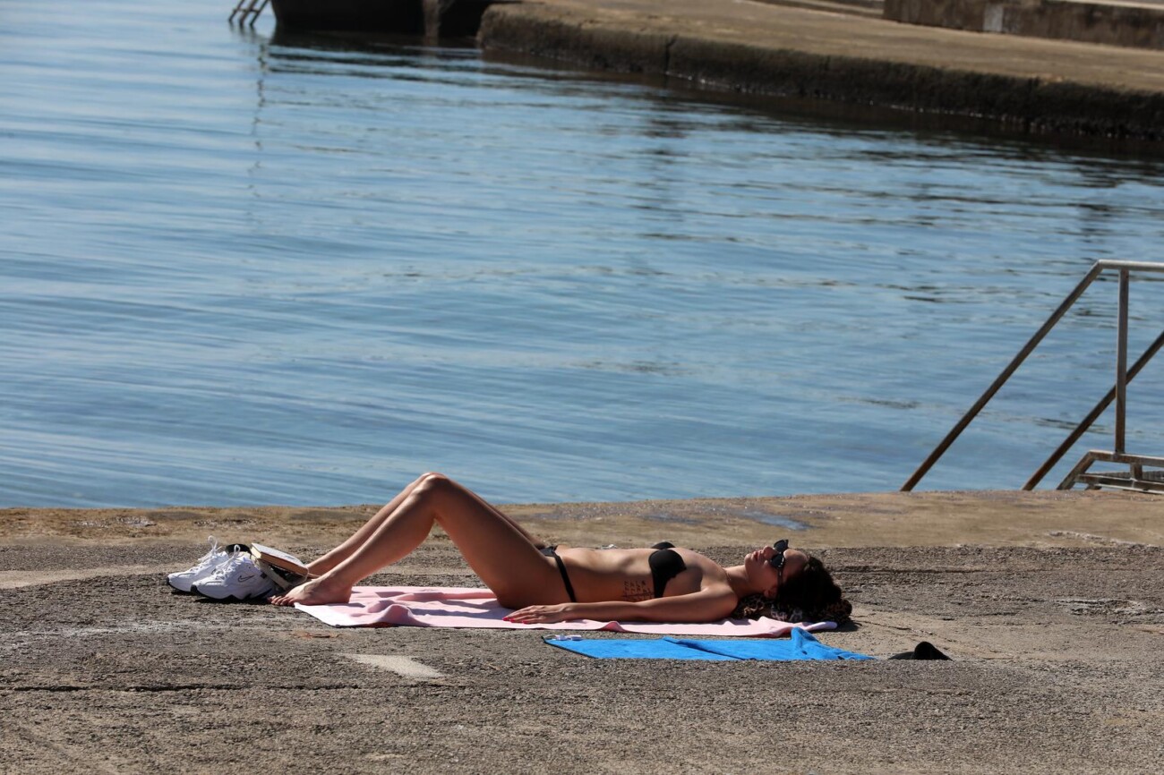 Opatija: Kupači i turisti na plaži Slatina