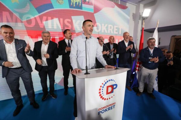 Zagreb: Ivan Penava obratio se okupljenima u stožeru Domovinskog pokreta