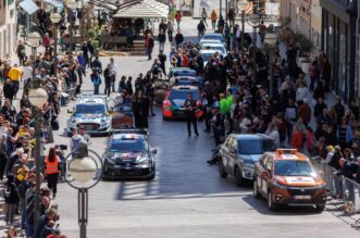 Rijeka: WRC automobili na Korzu izmedu 2 brzinca koja se voze na Platku Rijeka: WRC automobili na Korzu izmedu 2 brzinca koja se voze na Platku