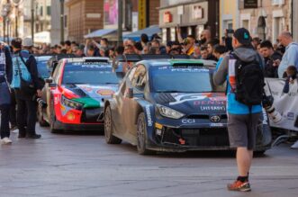 Rijeka: WRC automobili na Korzu izmedu 2 brzinca koja se voze na Platku Rijeka: WRC automobili na Korzu izmedu 2 brzinca koja se voze na Platku