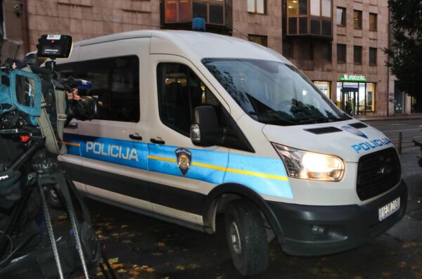 Zagreb: Prevaranti koji su varali starije građane privedeni u USKOK