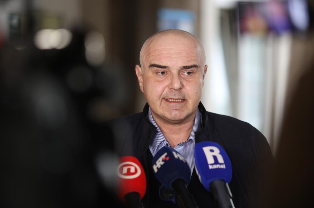 Rijeka: Konferencija za medije povodom intervencije i prvog operativnog leta Helikopterske hitne medicinske službe Rijeka: Konferencija za medije povodom intervencije i prvog operativnog leta Helikopterske hitne medicinske službe