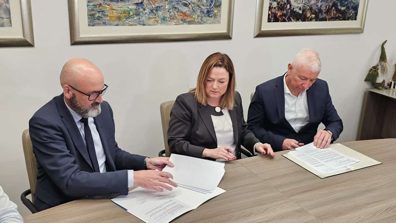 Peter Corfitsen, Ana Perić Hadžić, Tomislav Žunić (2) Peter Corfitsen, Ana Perić Hadžić, Tomislav Žunić (2)