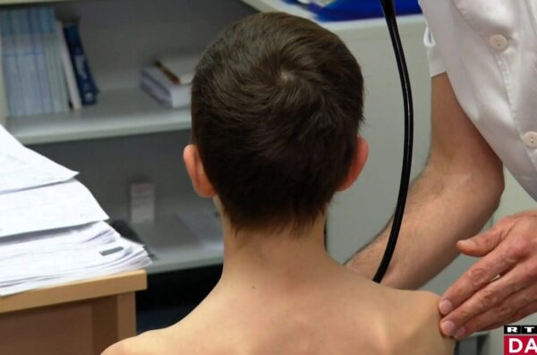 dijete pregled doktor liječnik rtl hripavac
