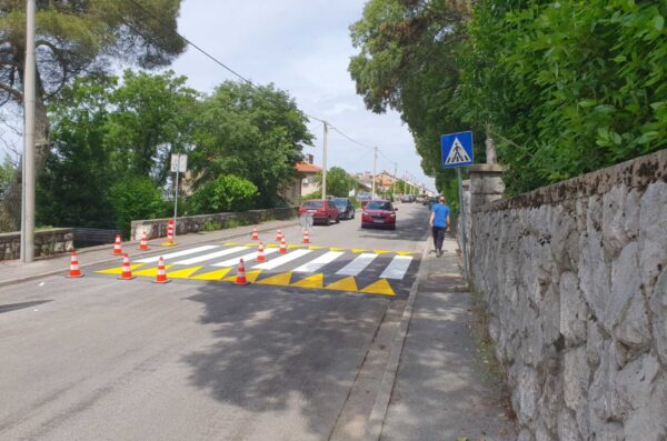 Na-Vojaku-postavljena-uzdignuta-ploha