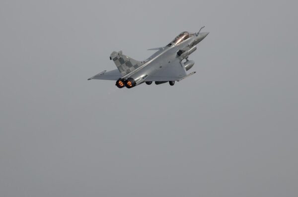 Velika Gorica: Preletom Rafaleima iznad Hrvatske piloti HRZ-a izrazili su zahvalnosti i poštovanje prema svim sudionicima VRO “Bljesak”