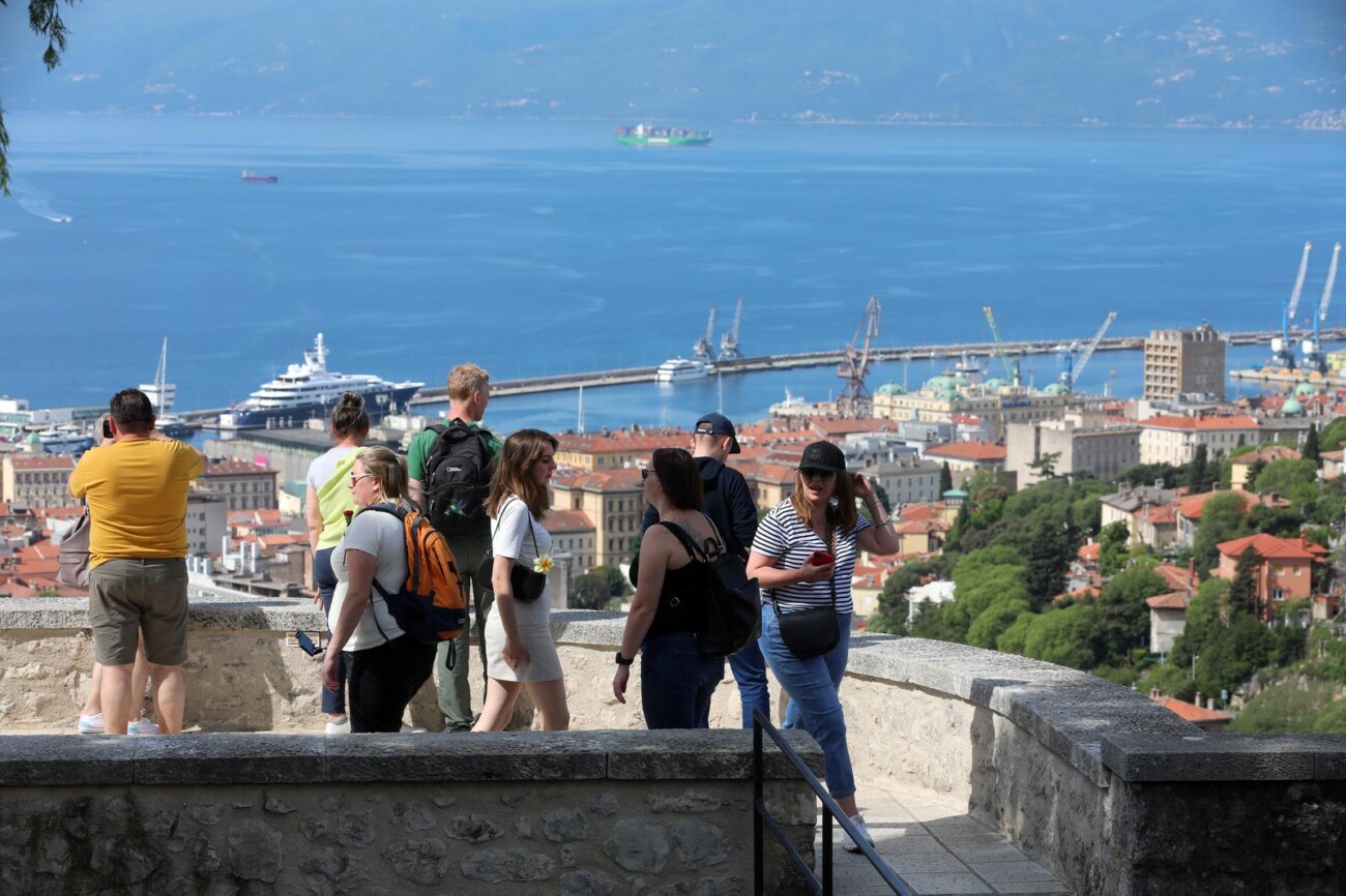 Rijeka: Mnogobrojni turisti posje??uju Trsatsku gradinu Rijeka: Mnogobrojni turisti posje??uju Trsatsku gradinu