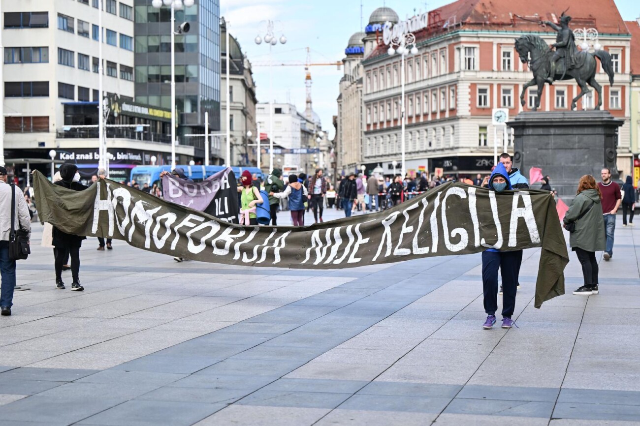 Zagreb: Prosvjednici moliteljima opet poručili: ‘Moje tijelo, moj izbor!’ Zagreb: Prosvjednici moliteljima opet poručili: ‘Moje tijelo, moj izbor!’