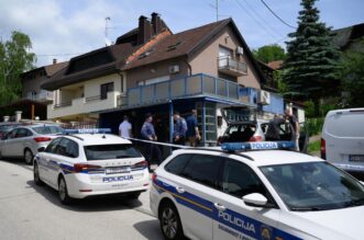 Zagreb: Sin ubio majku, očevid u tijeku Zagreb: Sin ubio majku, očevid u tijeku