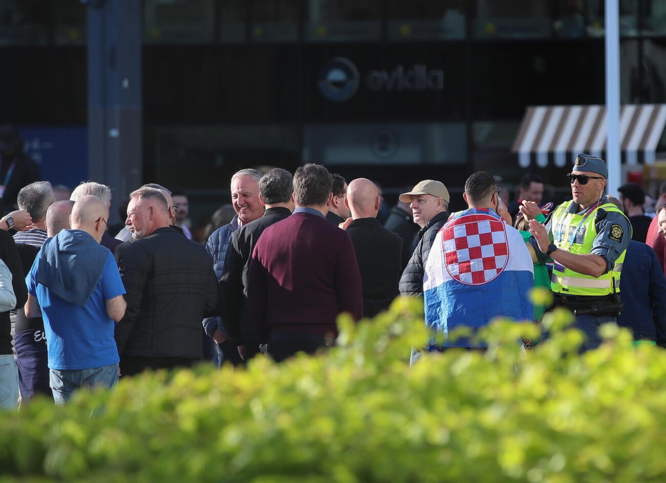 Malmo: Atmosfera ispred dvorane uoči prve polufinalne večeri Eurosonga Malmo: Atmosfera ispred dvorane uoči prve polufinalne večeri Eurosonga