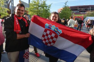Malmo: Atmosfera ispred dvorane uoči prve polufinalne večeri Eurosonga Malmo: Atmosfera ispred dvorane uoči prve polufinalne večeri Eurosonga