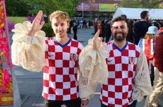 Malmo: Atmosfera ispred dvorane uoči prve polufinalne večeri Eurosonga Malmo: Atmosfera ispred dvorane uoči prve polufinalne večeri Eurosonga