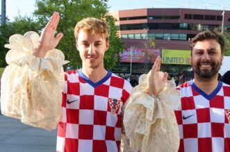 Malmo: Atmosfera ispred dvorane uoči prve polufinalne večeri Eurosonga Malmo: Atmosfera ispred dvorane uoči prve polufinalne večeri Eurosonga
