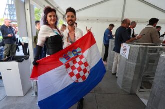 Malmo: Atmosfera ispred dvorane uoči prve polufinalne večeri Eurosonga Malmo: Atmosfera ispred dvorane uoči prve polufinalne večeri Eurosonga