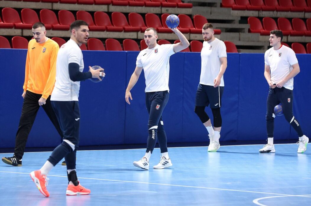Zagreb: Posljednji trening hrvatske rukometne reprezentacije uoči odlaska na kvalifikacijski turnir za Olimpijske igre u Parizu 2024. Zagreb: Posljednji trening hrvatske rukometne reprezentacije uoči odlaska na kvalifikacijski turnir za Olimpijske igre u Parizu 2024.