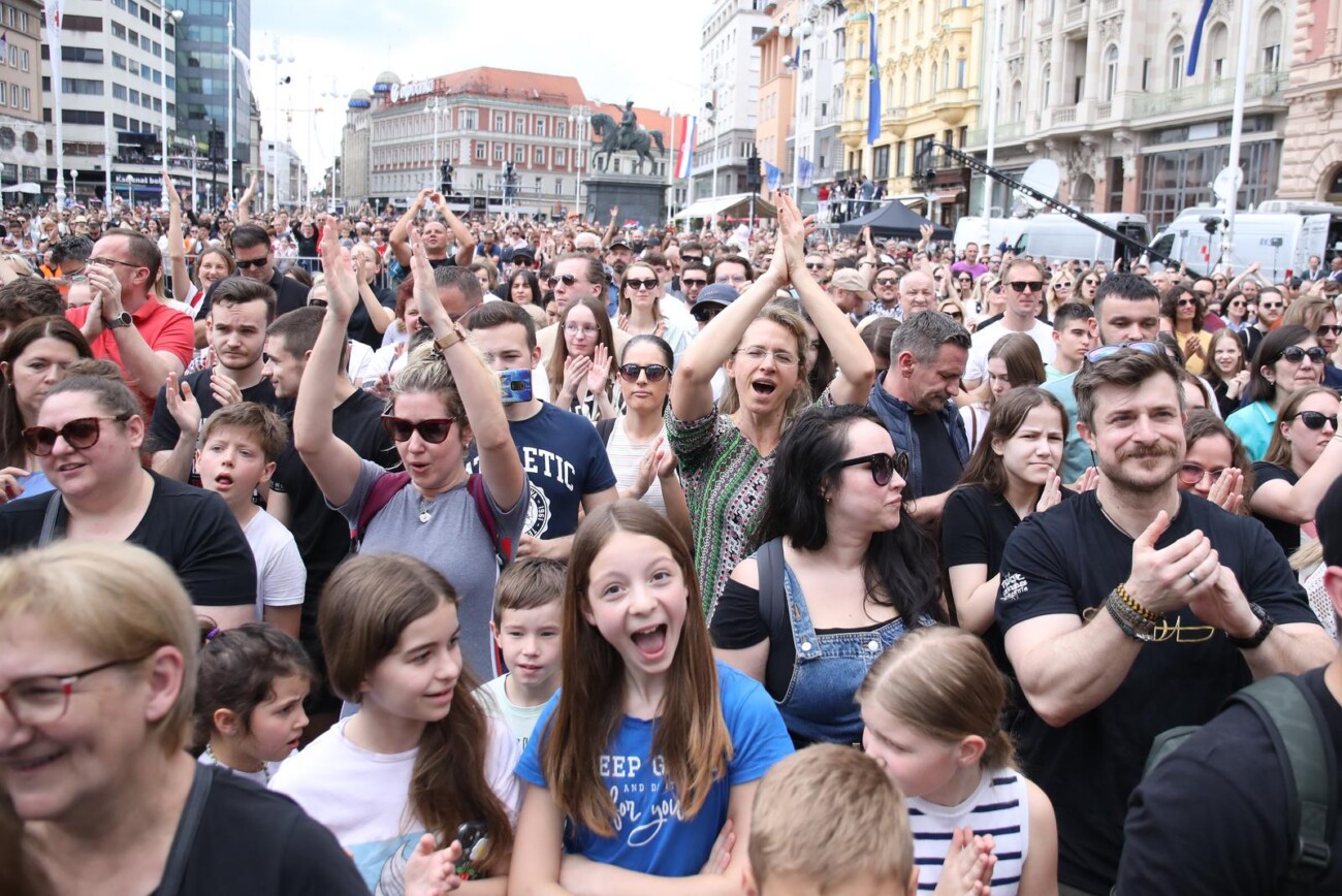 Zagreb: Trg je spreman za doček Babay Lasagne Zagreb: Trg je spreman za doček Babay Lasagne