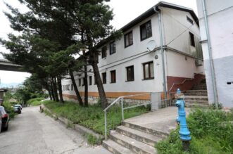 Dvojica muškaraca se sukobila u stanu u Rijeci, od ozljeda umrli u bolnici Dvojica muškaraca se sukobila u stanu u Rijeci, od ozljeda umrli u bolnici