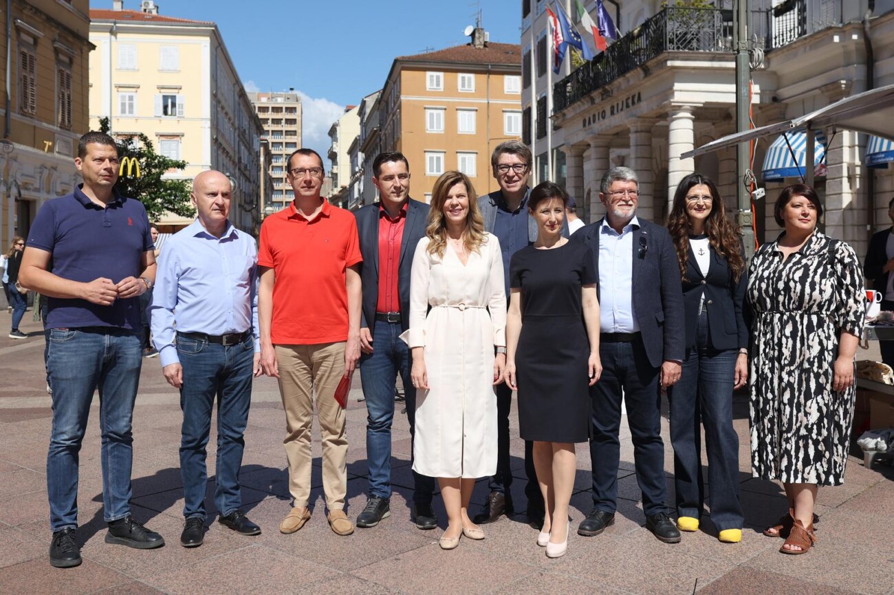 Rijeka: Kandidatkinje i kandidati SDP-a predvođeni Biljanom Borzan družili se s građanima na Korzu Rijeka: Kandidatkinje i kandidati SDP-a predvođeni Biljanom Borzan družili se s građanima na Korzu