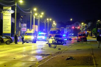 Prometna nesreća u Kobiljaku kod Sesveta, više ljudi ozlijeđeno Prometna nesreća u Kobiljaku kod Sesveta, više ljudi ozlijeđeno