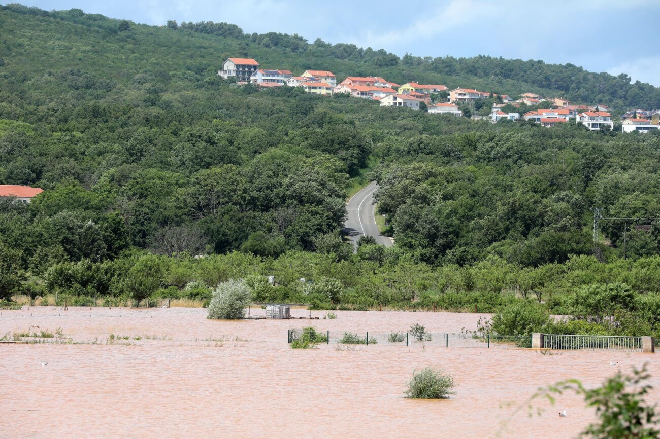 Veliki potop na otoku Krku, pala rekordna količina kiše Veliki potop na otoku Krku, pala rekordna količina kiše