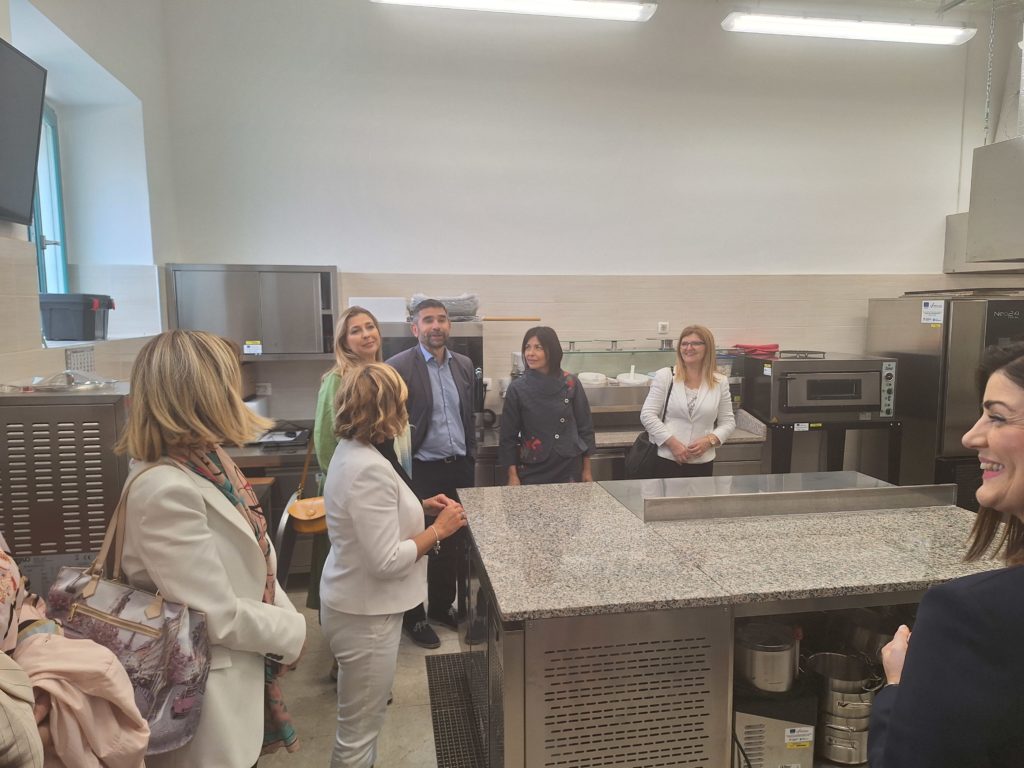 ugostiteljska skola opatija (10) ugostiteljska skola opatija (10)