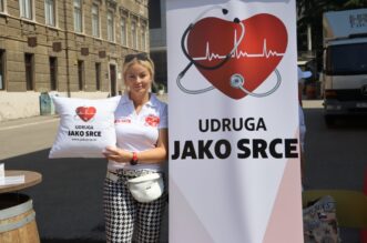 Jako srce (4) Jako srce (4)