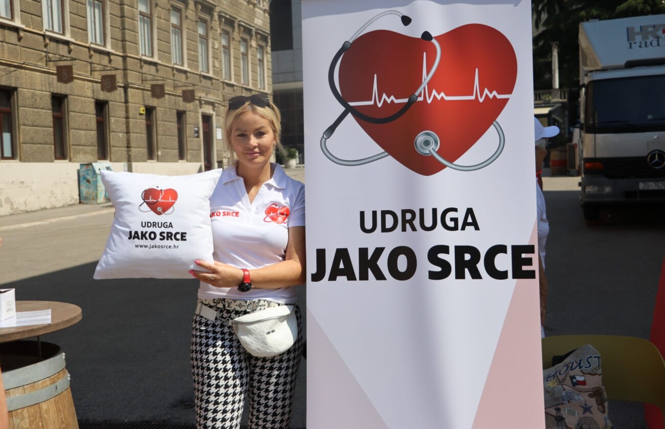 Jako srce (4) Jako srce (4)