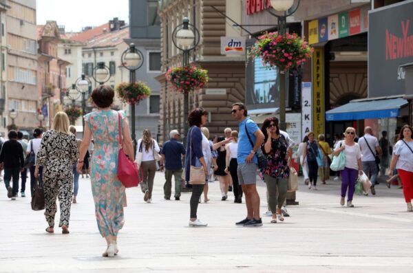Rijeka: Riječani šeću na podnošljivih 29 stupnjeva celzija