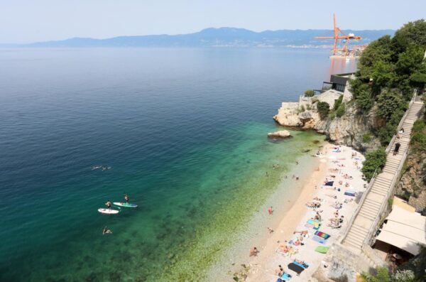 Rijeka: Kupači na gradskoj plaži Sablićevo