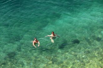Rijeka: Kupači na gradskoj plaži Sablićevo Rijeka: Kupači na gradskoj plaži Sablićevo