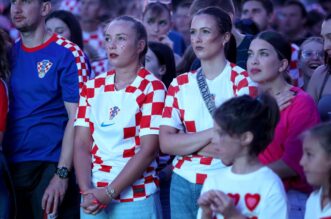 Rijeka: Navijači prate nogometnu utakmicu između Hrvatske i Italije Rijeka: Navijači prate nogometnu utakmicu između Hrvatske i Italije