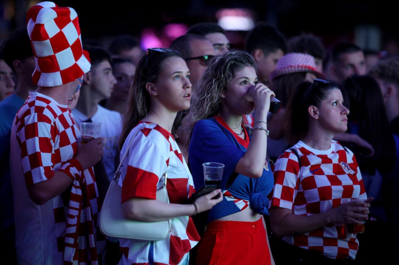 Rijeka: Navijači prate nogometnu utakmicu između Hrvatske i Italije Rijeka: Navijači prate nogometnu utakmicu između Hrvatske i Italije