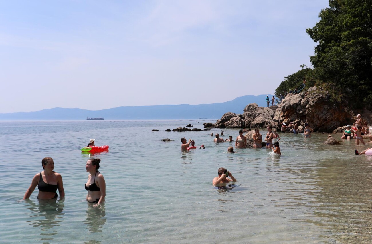 Kostrena: Plaa Nova voda puna kupa?a