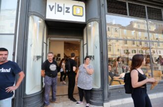 Rijeka: Uređuje se nova VBZ-ova knjižara na Korzu Rijeka: Uređuje se nova VBZ-ova knjižara na Korzu