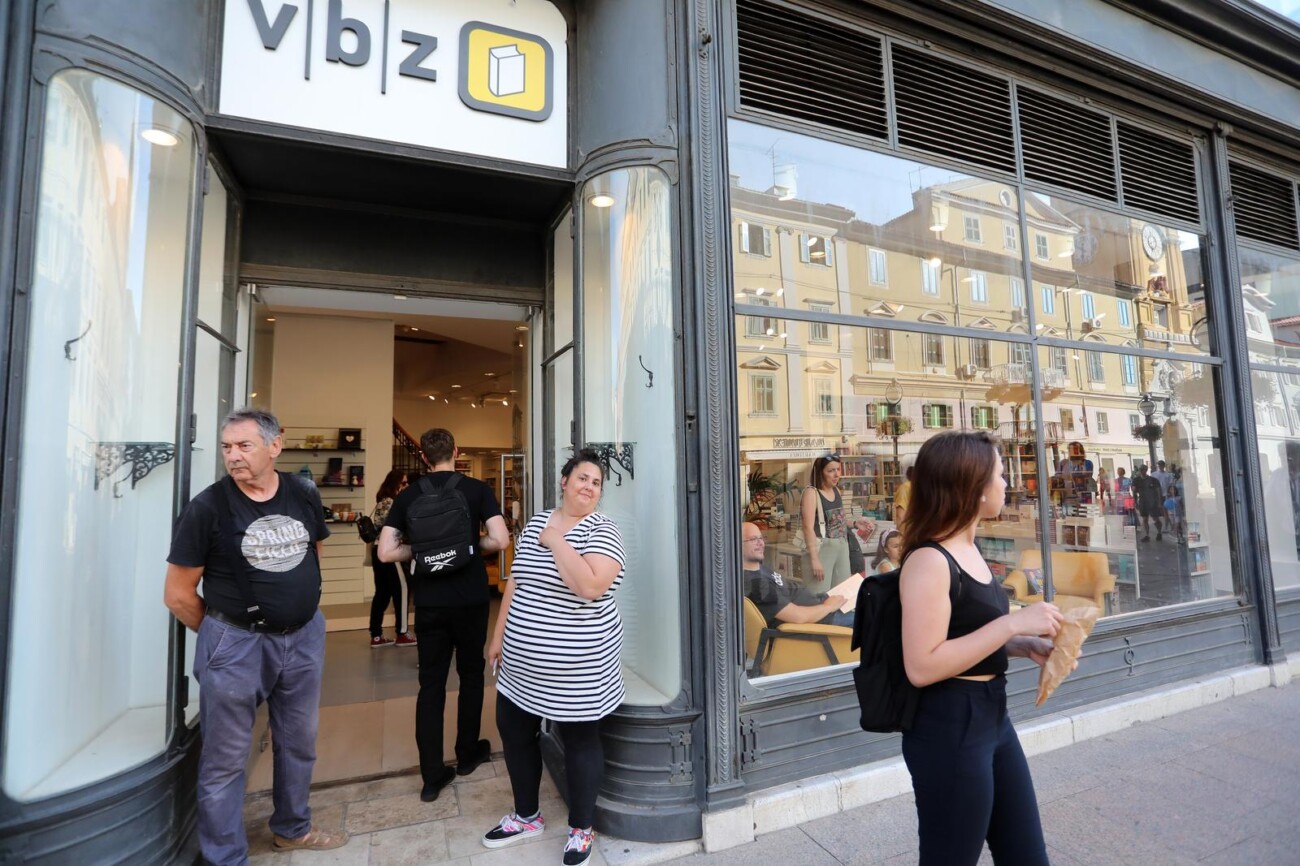 Rijeka: Uređuje se nova VBZ-ova knjižara na Korzu Rijeka: Uređuje se nova VBZ-ova knjižara na Korzu