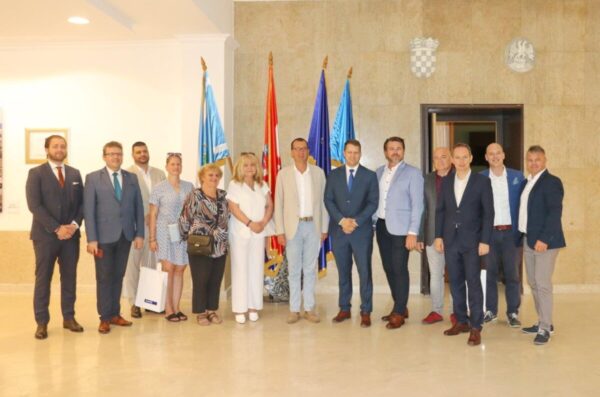 Prijem-za-delegaciju-Grada-Martina-4-1200×800