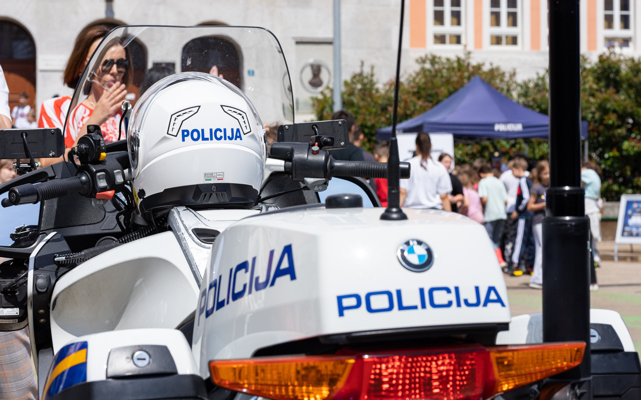 postani -Policajac-policajka– Dan otvorenih vrata policija-29 postani -Policajac-policajka– Dan otvorenih vrata policija-29