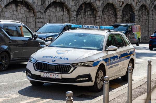 Ilustrativna policija-152